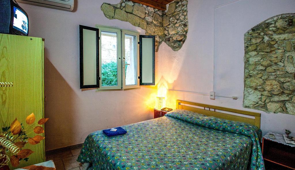Albergo Aurora Κάλιαρι Δωμάτιο φωτογραφία